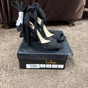 Lulu‘s black lace up heels brand new in box size 6 1/2